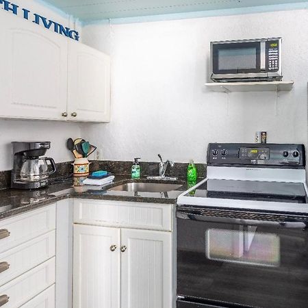 Bungalow 1 Minute From The Beach Suite #3 Englewood Exteriér fotografie